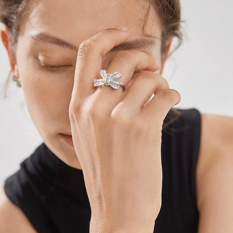 Bow-Tie Crystal Silver Ring