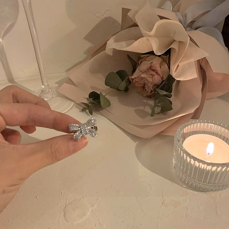 Bow-Tie Crystal Silver Ring